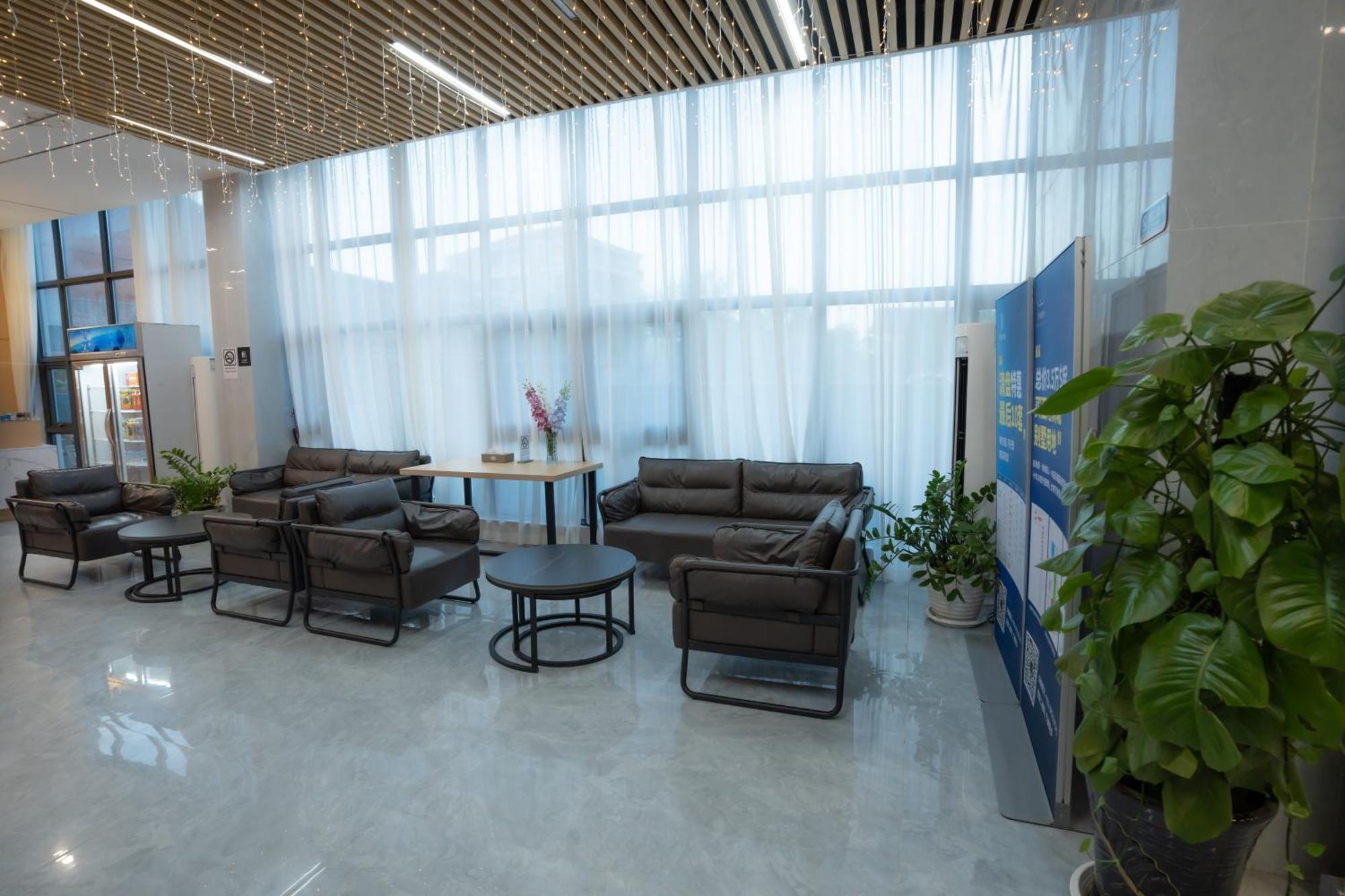 Ark Hotel พนมเปญ ภายนอก รูปภาพ
